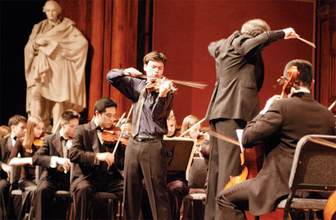 Stefan Jackiw in concert