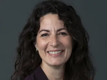 Photograph of Lara Schwartz