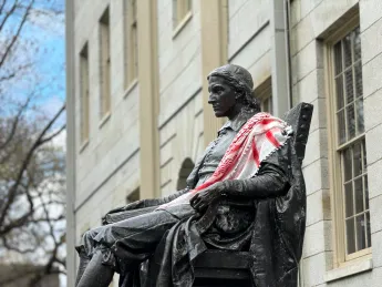 John Harvard Statue