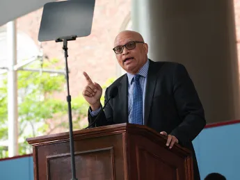 Larry Wilmore delivers the Class Day address