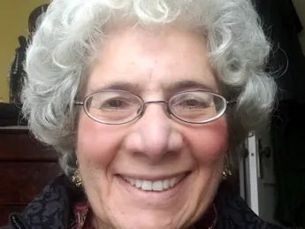 Portrait of Debby Smullyan, retiring obituaries editor