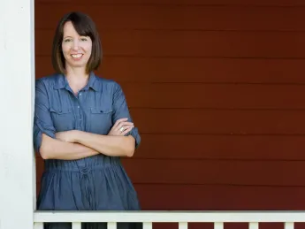Tara Altebrando ’92 is the coauthor of a timely book.