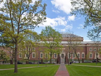 Quincy Street entrance of the Harvard Art Museums