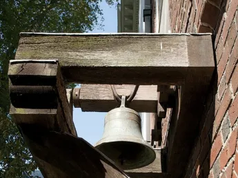 The Pennoyer schoolhouse bell, from Pulham St. Mary in England, now at Leverett House 