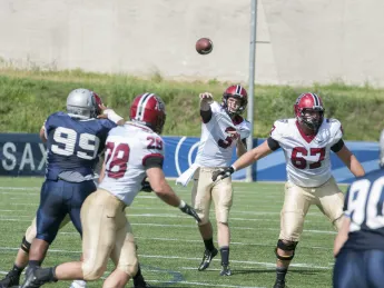 In his second straight start, quarterback Scott Hosch was 20-of-25 passing. The ever-efficient junior made use of all of his receivers, including running back Andrew Casten (28) on a 43-yard catch-and run.