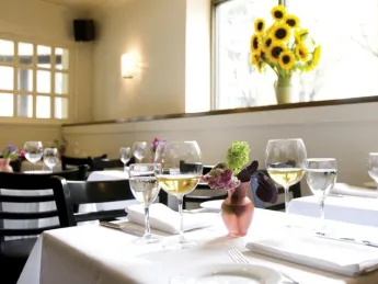 Erbaluce’s minimalist décor lets the food shine.