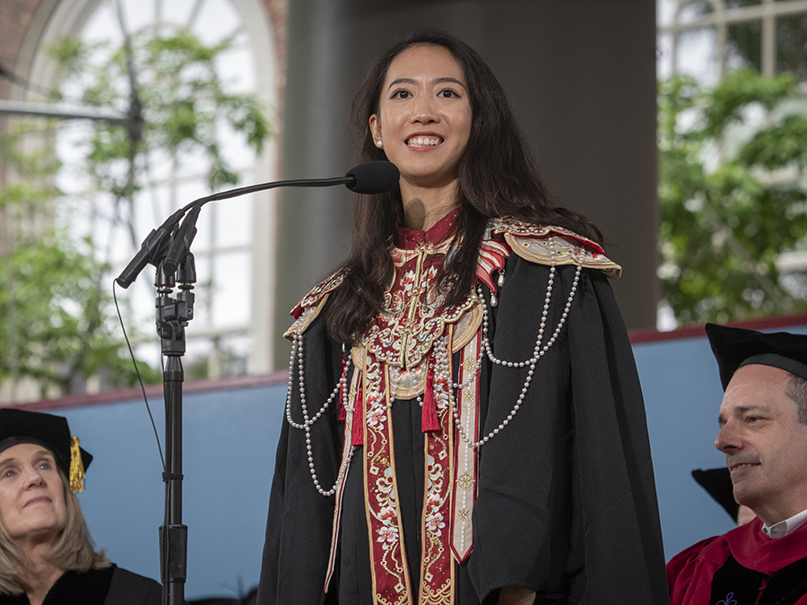 Graduate Orator Yurong “Luanna” Jiang, M.P.A. ’25