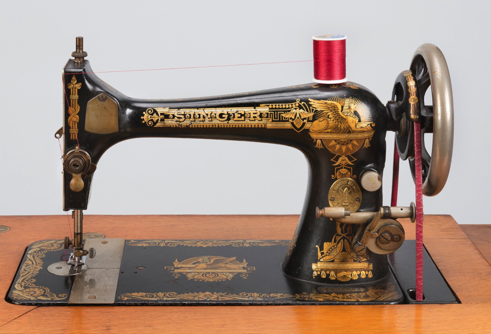 This Singer sewing machine has many facets