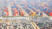 Shanghai: the Pudong International Container Terminals, a tangible sign of China’s export prowess
