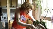 Filmmaker Julie Mallozzi intercut scenes of Lalita Bharvani at home, tending to her garden or doing yoga, with startling images of x-rays and medical tests, including an echocardiogram. One poignant scene shows Bharvani visiting her elderly mother in India. 