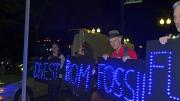 Alumni show their support for divestment.