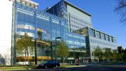 Photograph by Stu Rosner New Research Building, Longwood Medical Area, 2005 (<a href="http://harvardmagazine.com/2003/11/a-scientific-instrument.html">Read more about the 525,000 square foot glass-walled structure</a>)