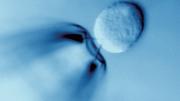 Once the nanowire has been lifted up, it can penetrate three-dimensional structures such as cells.