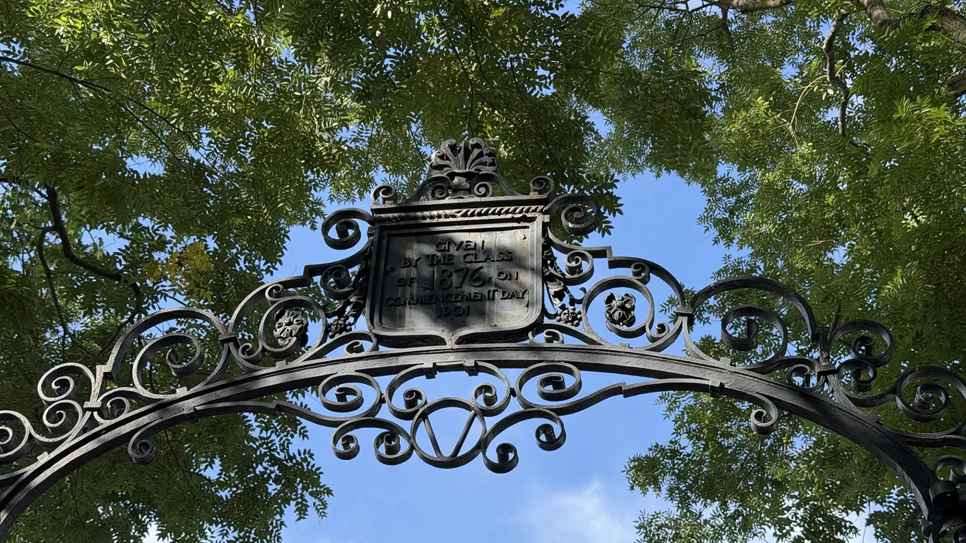 Harvard College Applications Surge 15 Percent | Harvard Magazine