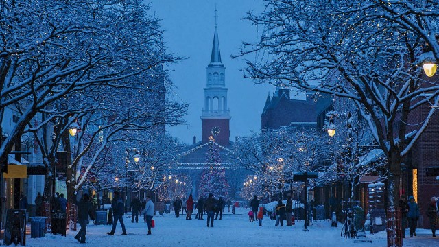 wintry scene of downtown Vermont's pedestrian shopping zone
