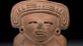 Large enough to cover its player’s face like a mask, this ocarina was probably used for parades.
