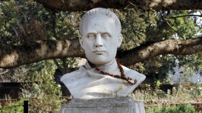 The inscription below this bust of Vidyasagar quotes Rabindranath Tagore: &ldquo;The chief glories of [his] character were neither his compassion nor his learning, but his invincible manliness and imperishable humanity.&rdquo; The presence of a garland speaks to the reverence many still feel for the man.