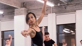 Portrait of Claudia Schreier in rehearsal