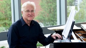 Photograph of composer Paul Moravec