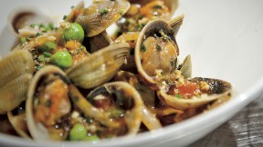 Fusilli with clams and fresh peas
