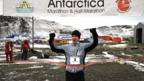 Alan Nawoj winning the 2013 Antarctica Marathon