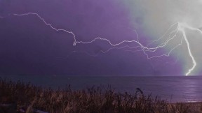 Late-winter thunderstorm atop snow in New England, February 2014