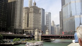 From old money and new glitz (the glass Trump Tower) at Michigan Avenue, below, to a different life in the Near South Side, close to the Loop 