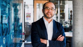 Portrait photograph of mathematician and author Francis Su