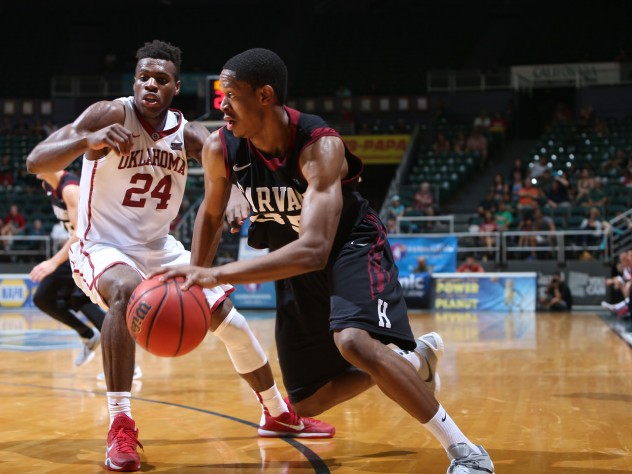 Agunwa Okolie ’16 (shown here against Oklahoma) is the team’s top perimeter defender. His performance was crucial to the team’s success in Hawaii.