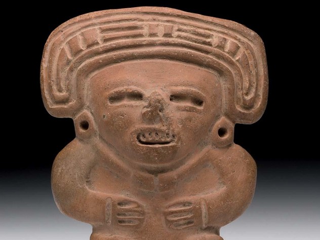 Large enough to cover its player’s face like a mask, this ocarina was probably used for parades.