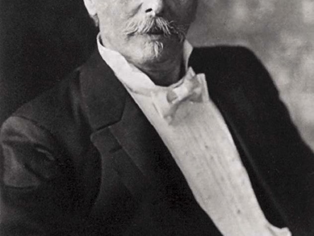 Formal portrait of Karl May