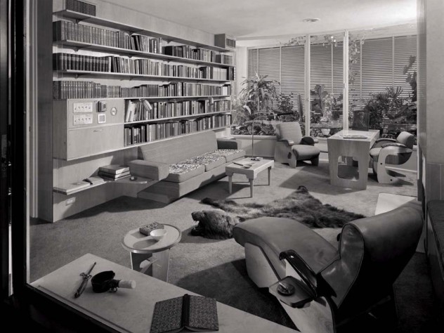 A view of the Frank House study in 1940, with many books and examples of modern art from the 1930s