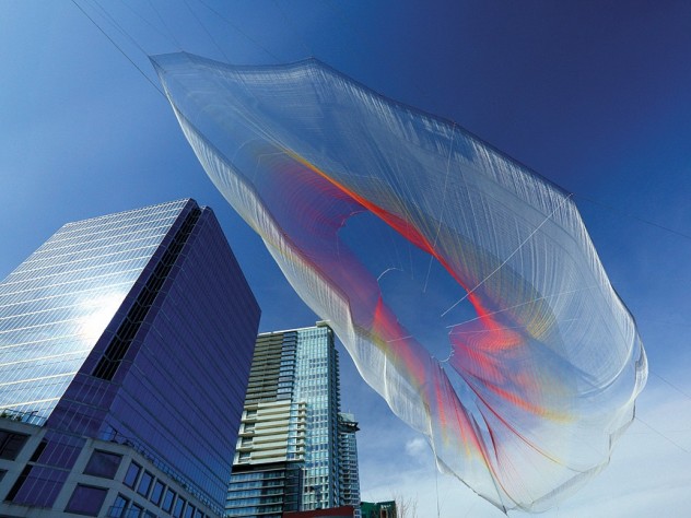 Photograph by Ema Peter/Courtesy of Janet Echelman <i>Skies Painted With</i> <i>Unnumbered Sparks</i> viewed from another angle