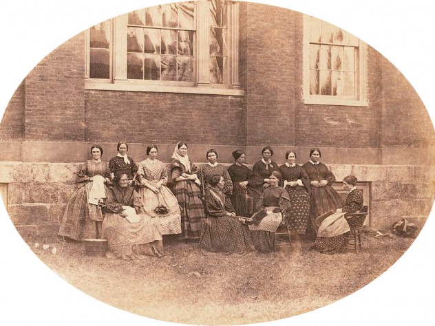 Photograph courtesy of the Harvard University Archives A group portrait of the College housekeepers, then known as “goodies”