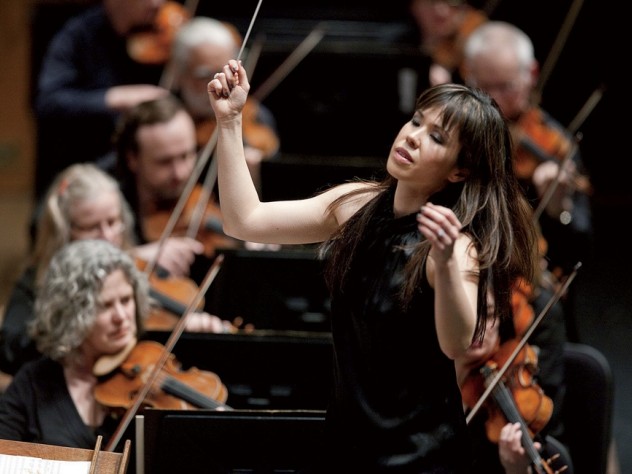 Sarah Hicks conducting the Minnesota Orchestra