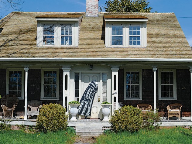 Gorey&rsquo;s facsimile on the front porch of the museum