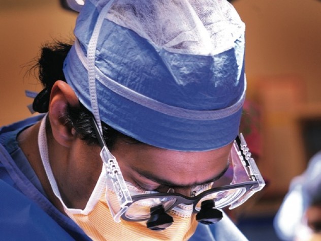 Gawande in the operating room.