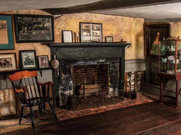 A sitting room in the Fairbanks House