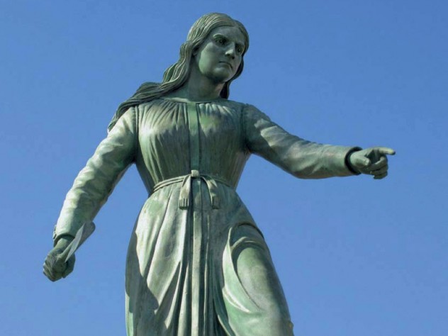 The Hannah Duston statue in Haverhill memorializes the axe-wielding English colonist.