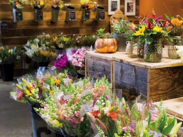 A photograph of flowers from Field & Vase/Stow Greenhouses