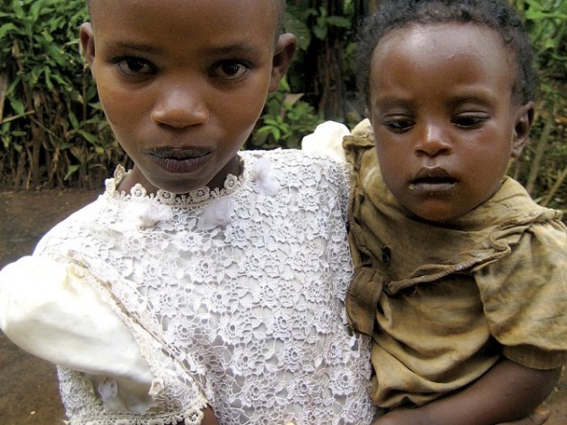 Photograph courtesy of Teresa Betancourt A war-affected girl in Rwanda cares for her younger sibling.
