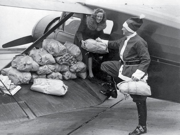Snow and his wife load up (1940).