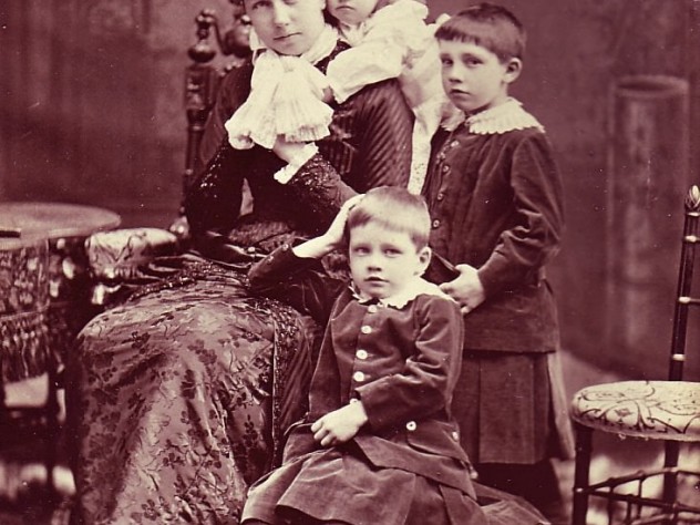 Rosamond Warren Gibson with her three children (Charles Jr. is in front)