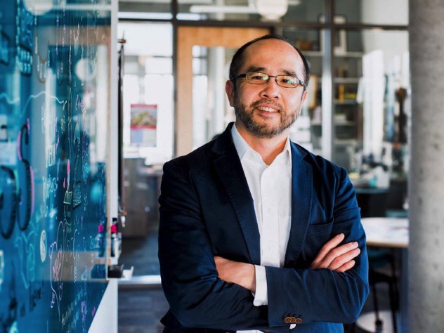 Portrait photograph of mathematician and author Francis Su