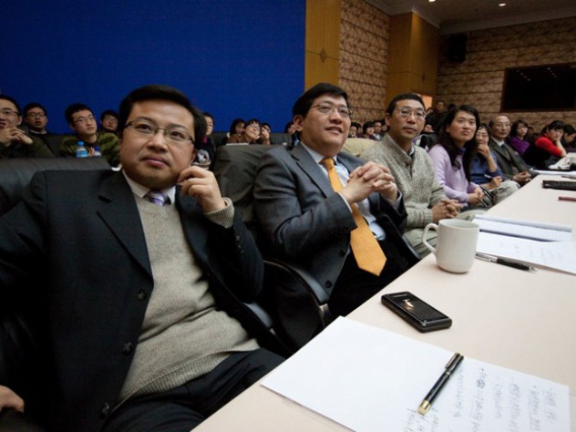 Courtesy of Pan Tianshu Kleinman is a psychiatrist, and his audience included both anthropology graduate students and medical students in addition to faculty members. In this image, the scholar second from left is Pan Tianshu, Ph.D. ’02, one of Kleinman’s former students, now an associate professor of cultural anthropology, who hosted the event.