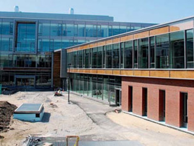 The Northwest Science Building was designed to foster interdisciplinary collaboration among 30 researchers, their laboratories, and staffs.