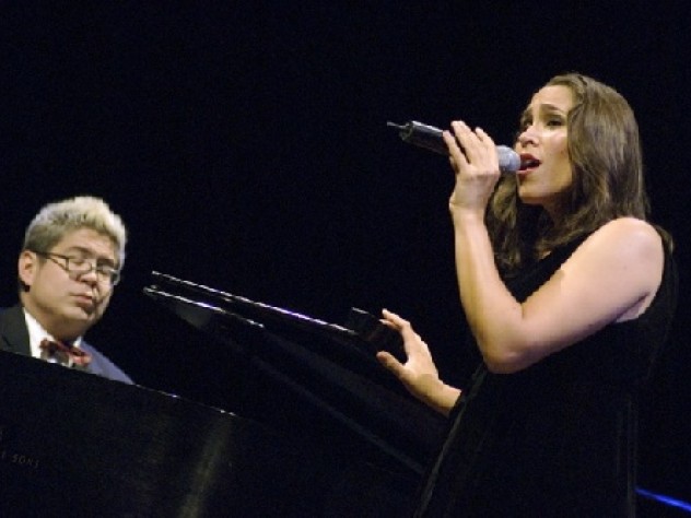 Thomas Lauderdale ’92 and China Forbes ’92, both of Pink Martini, entertained and amused the audience in Sanders Theatre.