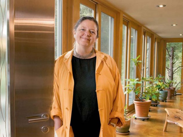 Architect Maryann Thompson M.Arch.-M.L.A. &rsquo;89 at the &ldquo;Zero Impact House&rdquo;