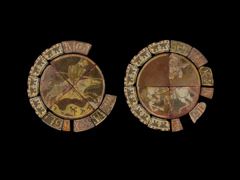Digital reconstruction of two medieval tiles 