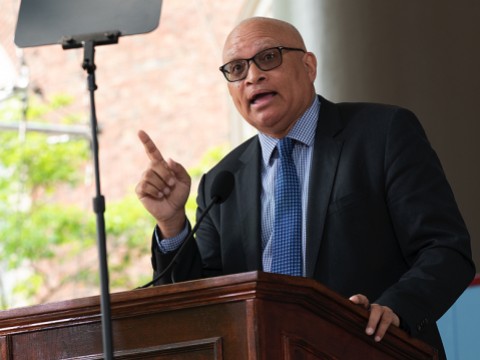Larry Wilmore delivers the Class Day address